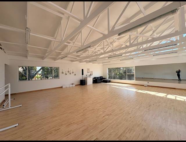 139M² OFFICE TO LET IN KYALAMI